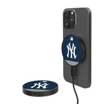 New York Yankees Stripe 10-Watt Wireless Magnetic Charger